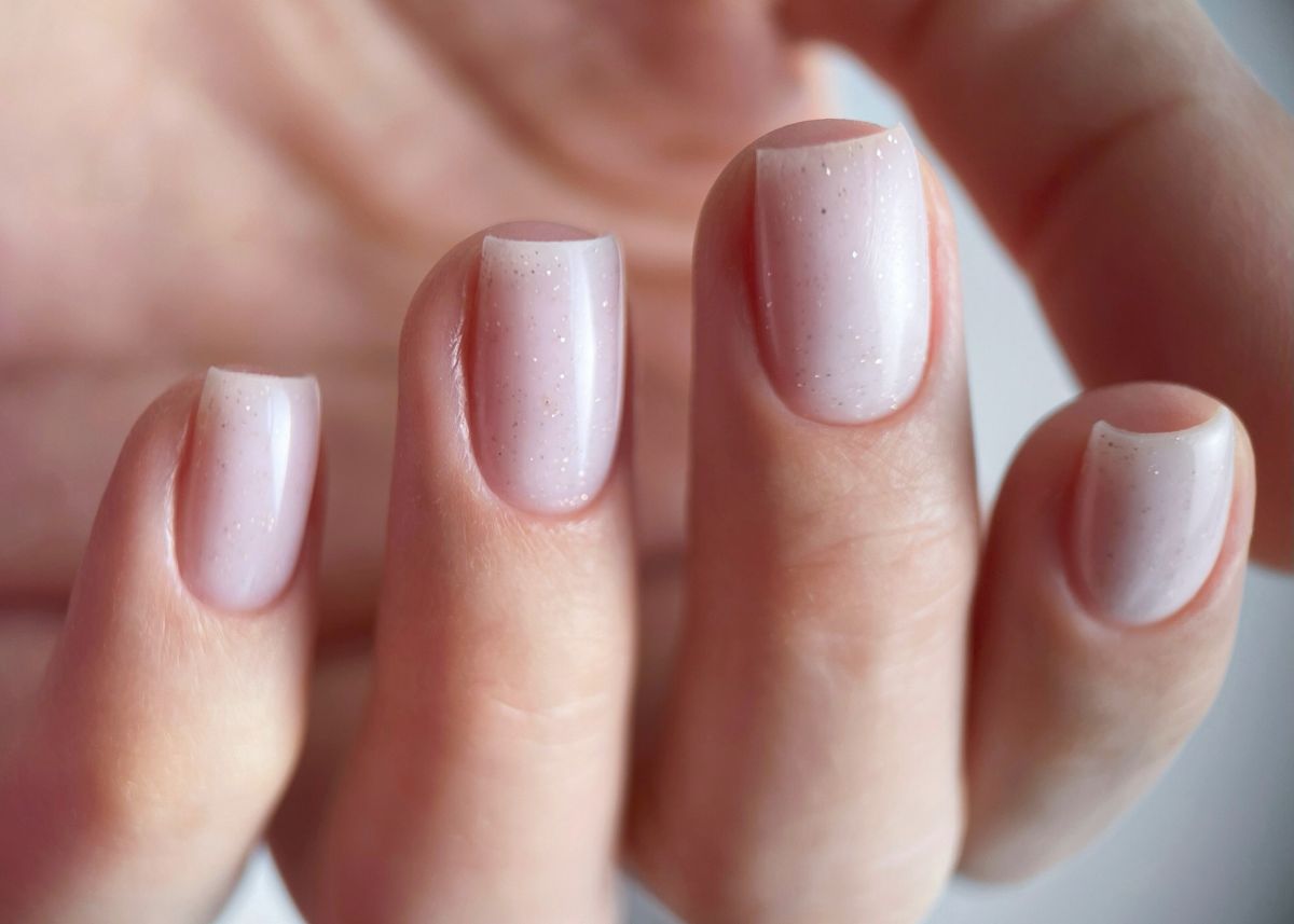 Csillámos kocka köröm