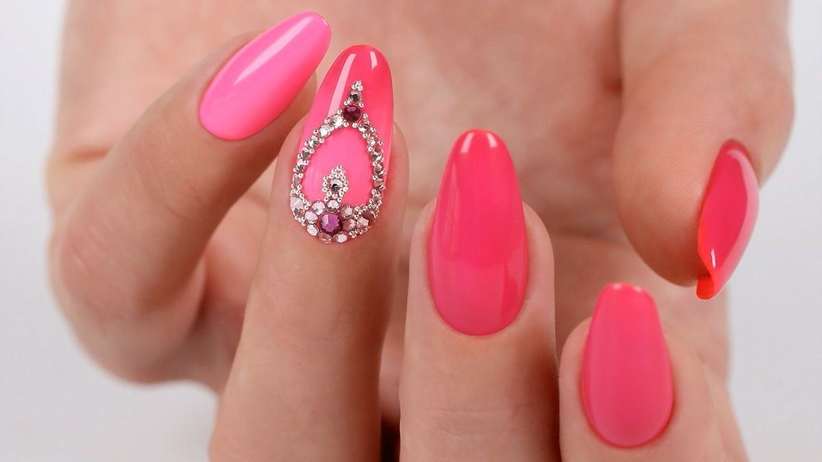 Ombre pink strasszköves díszítéssel