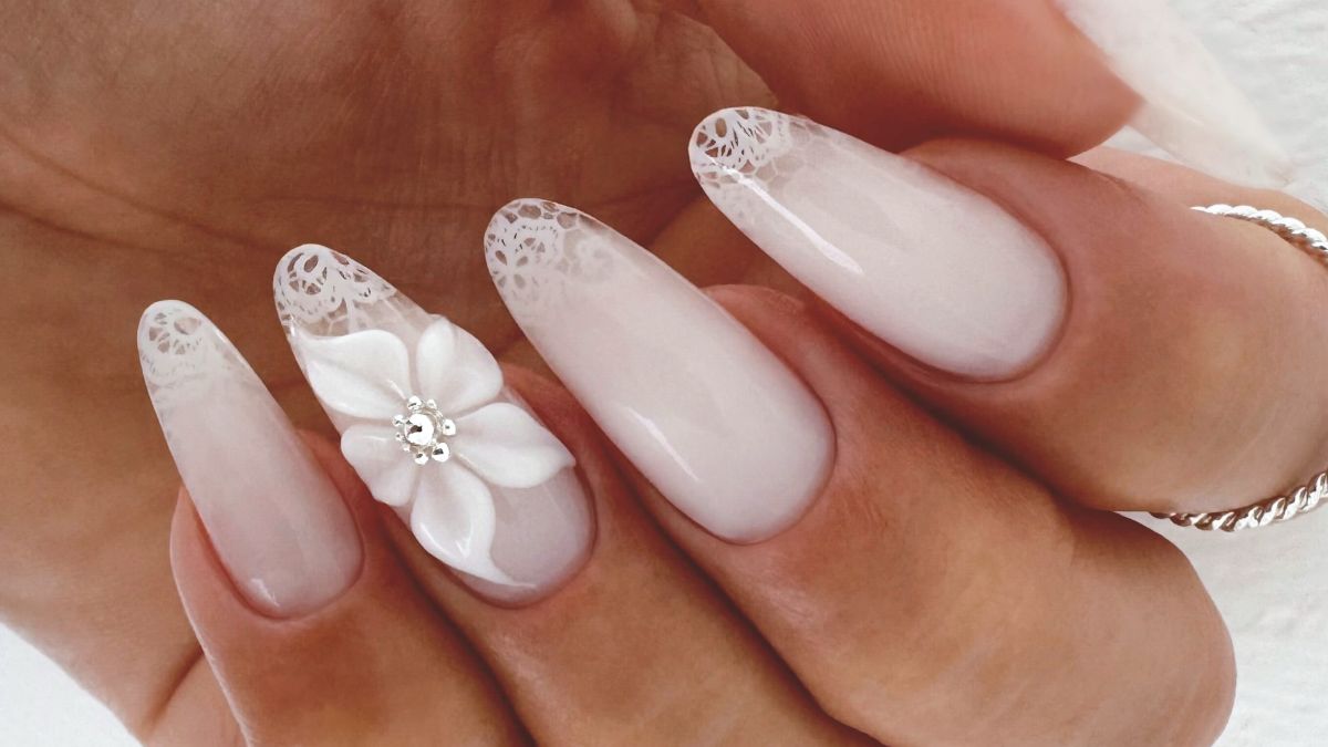 A 2026-os év színe a légies, törtfehér Cloud Dancer 3D virágdíszítés