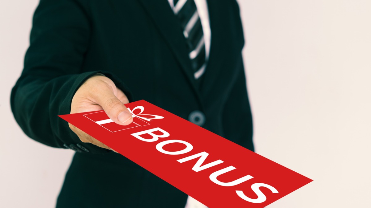 Prémium a munkajogban – mit kell tudnia a munkáltatónak?