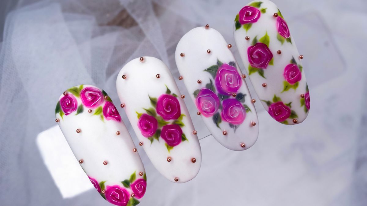 Elegáns tavaszi rózsák Royal Top Gel-lel