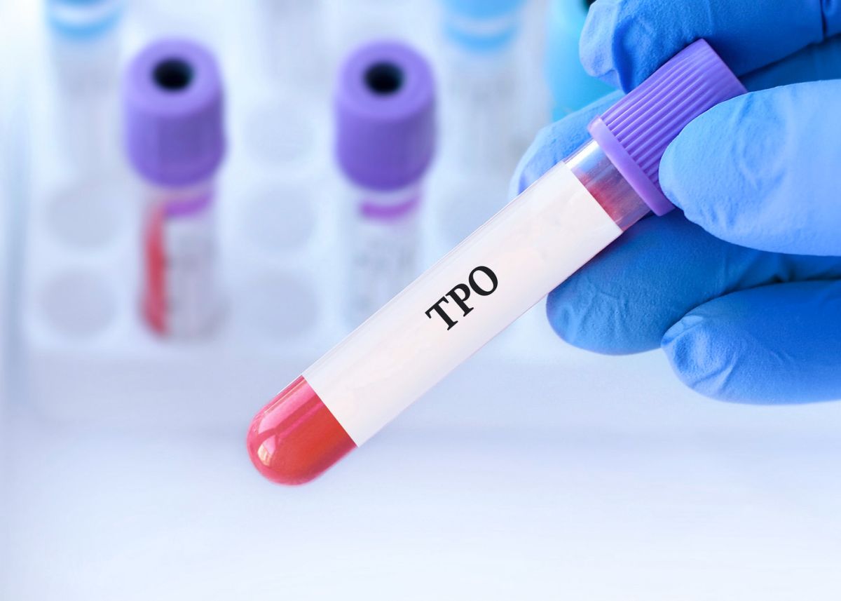 A difenil- (2,4,6-trimetil-benzoil)-foszfin-oxid (TPO) szintetikus szerves foszfor vegyület, ami vízben oldhatatlan, jó szigetelő, hőre lágyuló elasztomer, amit széles körben használnak az iparban