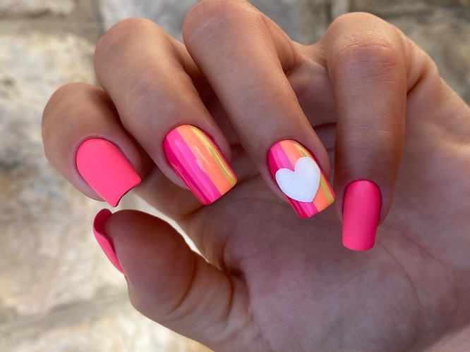 Valentin-napi körömdíszítés