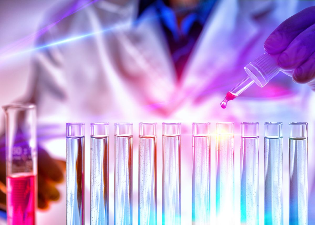 2025. szeptember 1. után Trimethylbenzoyl Diphenylphospine Oxide (TPO) tartalmú kozmetikai termékeket nem lehet műkörmös szalonokban felhasználni, értékesíteni
