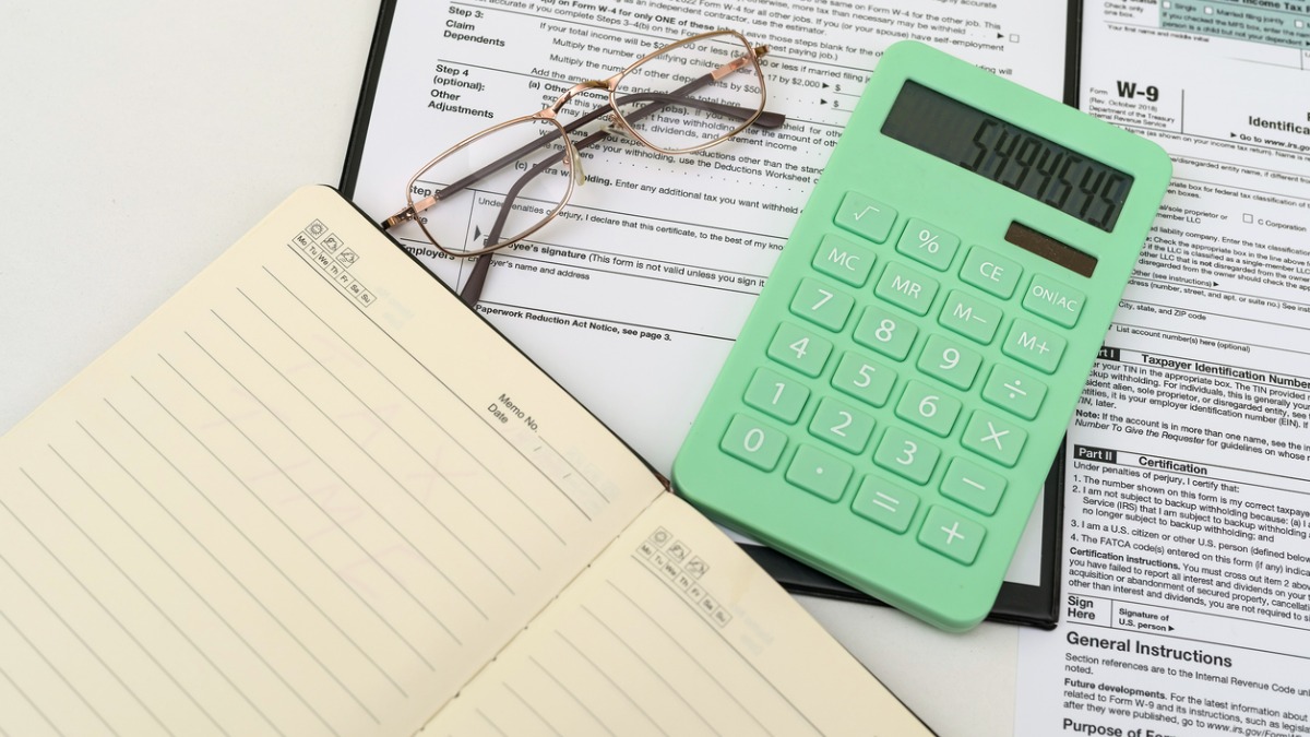 Bevallás és számlázás külföldi megrendelő esetén