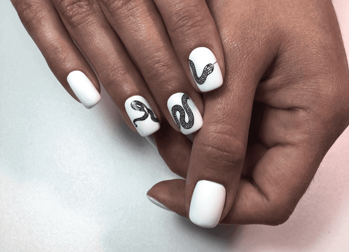 Krómporos köröm kígyómintával