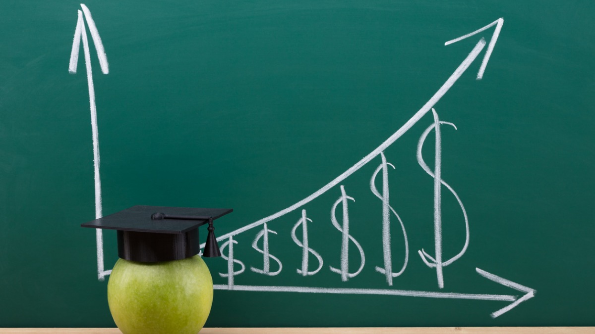 Pedagógus béremelés 2026