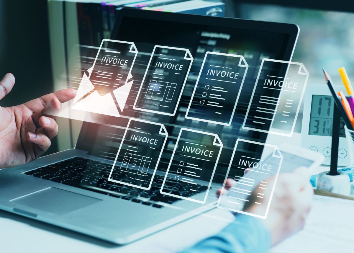 A műkörmösök eddig nem tartoztak a pénztárgép-használatra kötelezett vállalkozások közé, de 2026. szeptemberétől ez megváltozik
