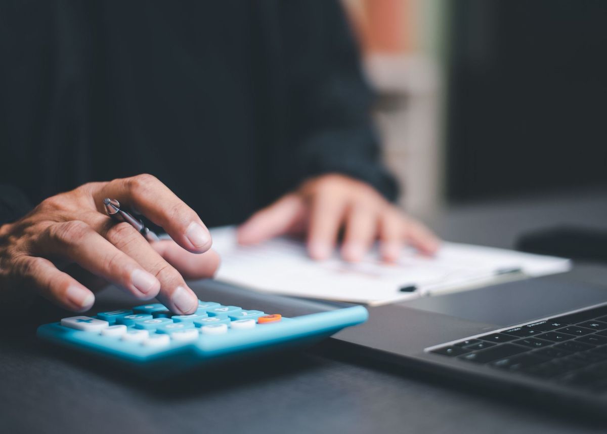 Szt. változások a 2025. évi LIV. tv., 2025. évi LXXXIII. tv. és a 2025. évi LXXXIV. tv. alapján, halasztott adó-, osztalék-, osztalékelőleg, céltartalék és követelések számvitele, mérlegfordulónapi értékelések