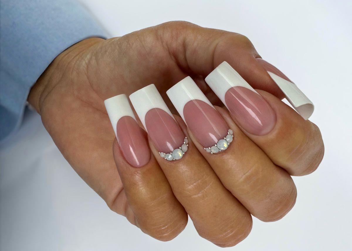 Versenyfelkészítő II. - Klasszikus francia körömépítés körömágy hosszabbítással, zselés alapanyagokkal kurzus 2