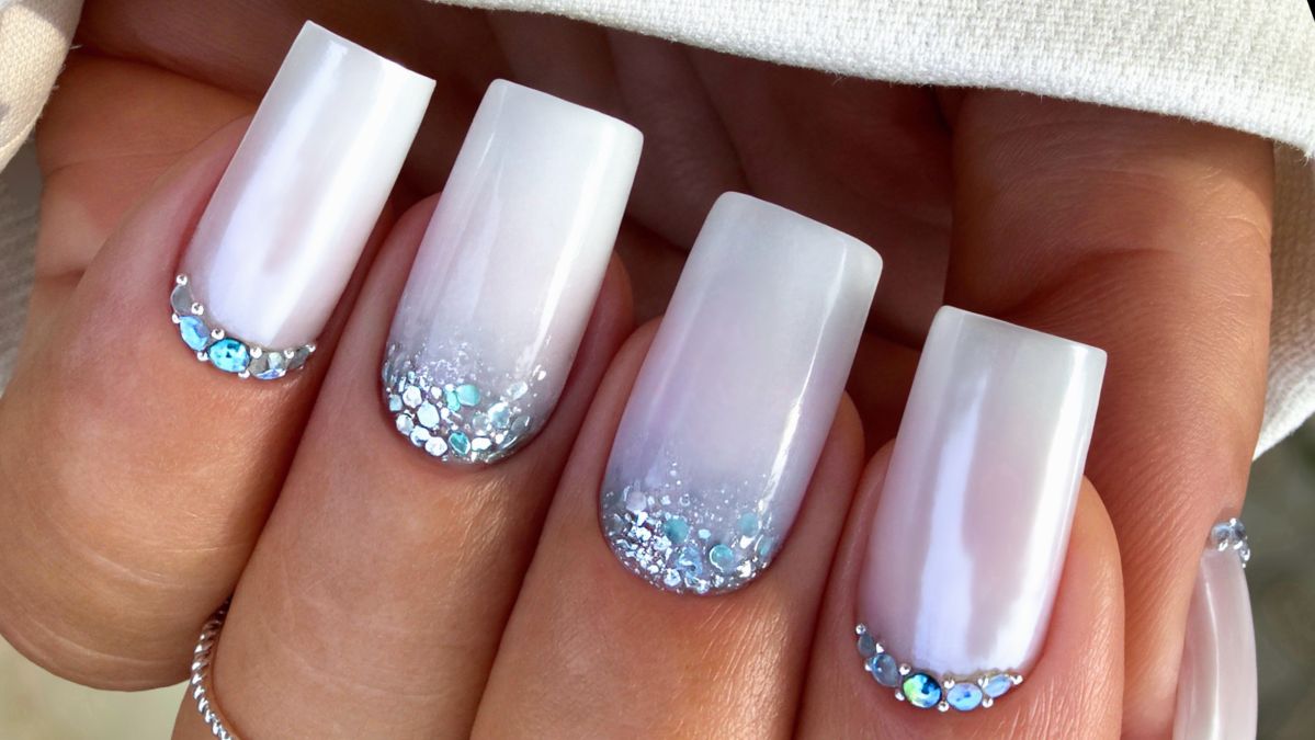 Glitter ombre díszítésű körmök - 4