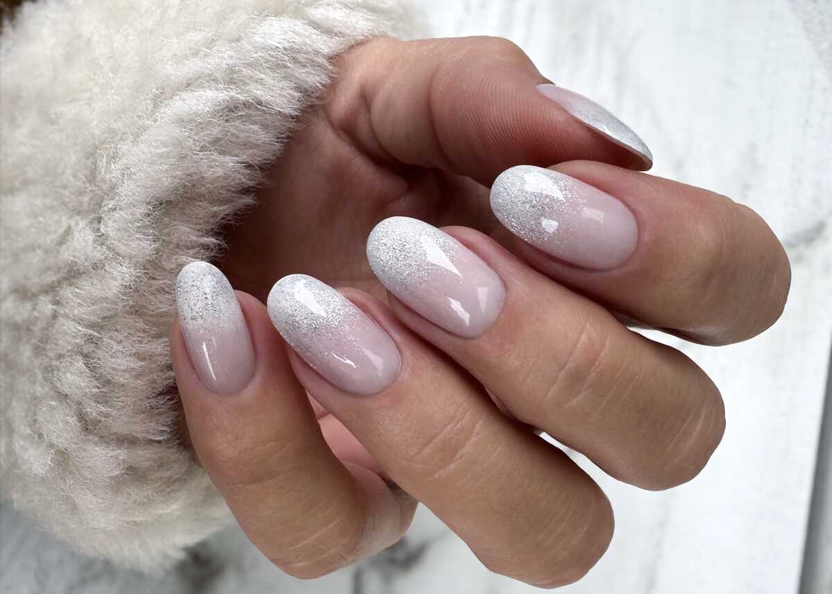 Előkészítéstől a fényzselézésig a reszelésmentes géllakk technika tökéletes kivitelezése.  - 1