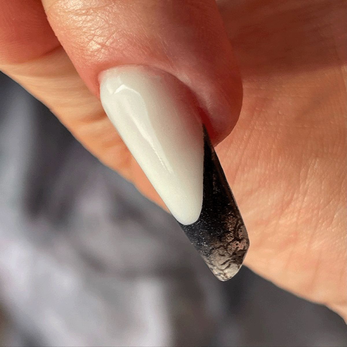 Gótikus mandula forma Acrylgélből, szabad szélbe épített nyomdatechnikával