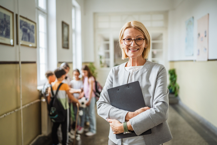 Köznevelési Közlöny: Pedagógusok Szakmai Lapja a Pedagógus Életpályáról