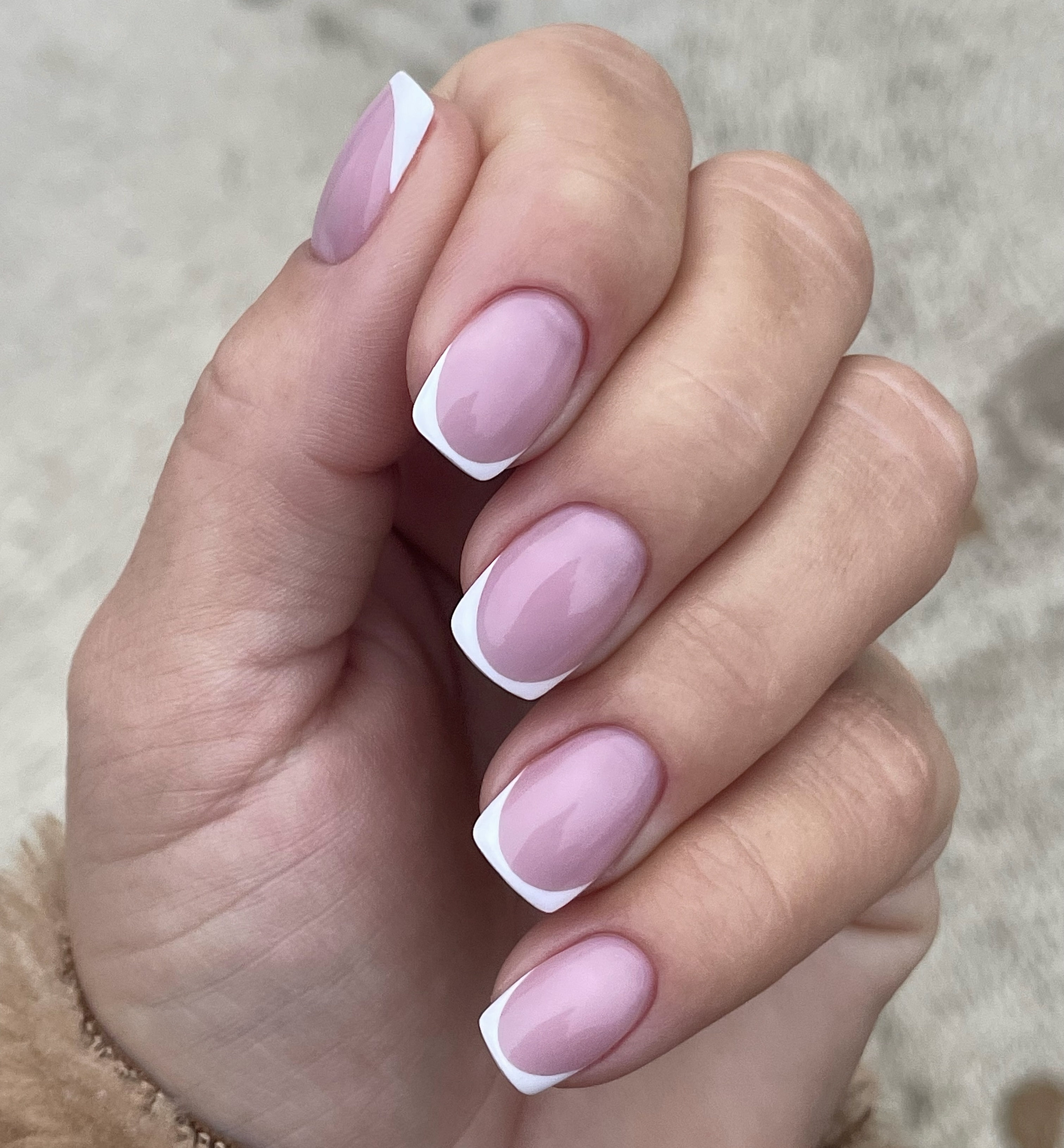 Zselés műköröm töltése felületi francia töltéssel - 1