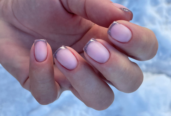 short_french_manicure