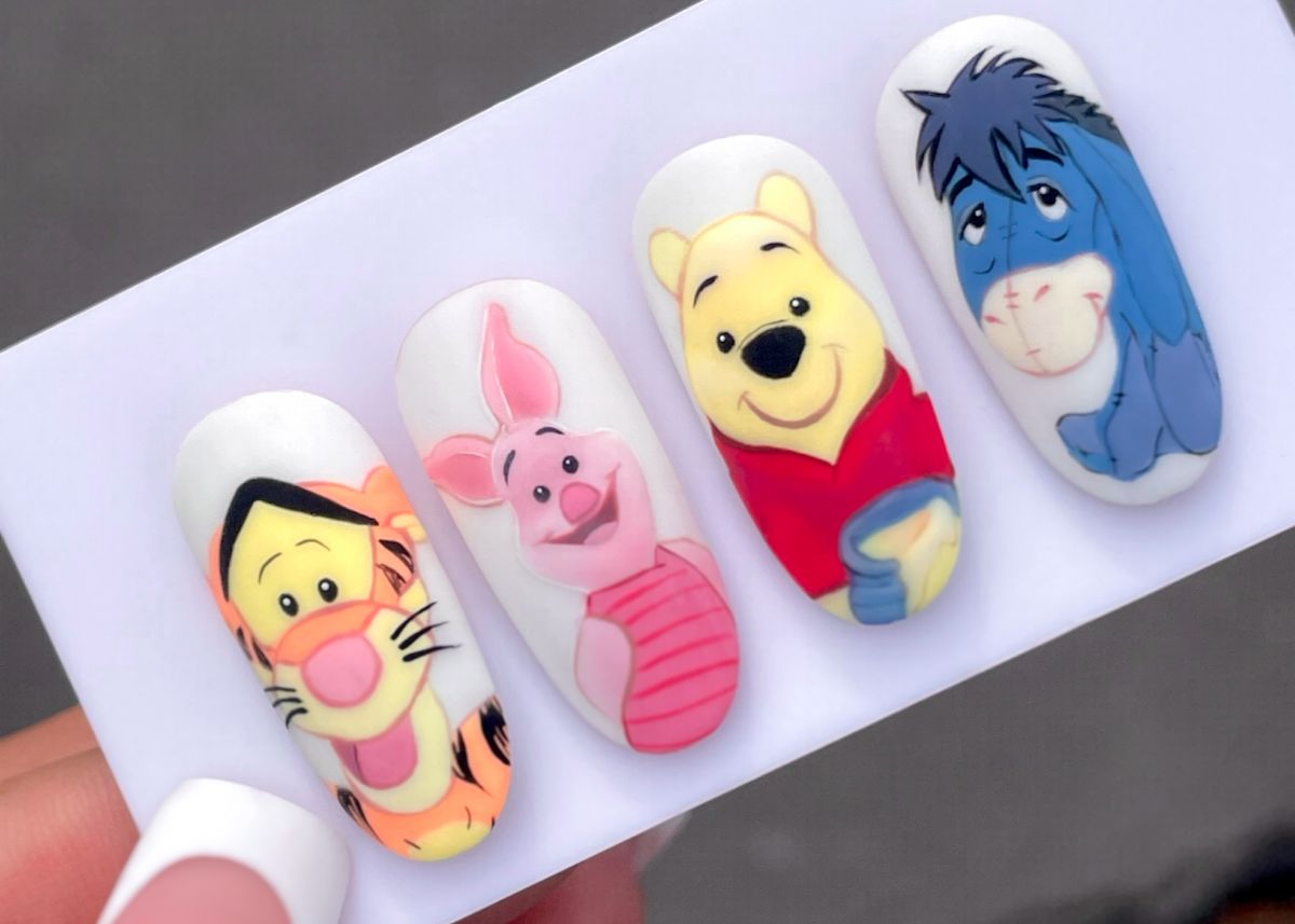 Disney figurák a körmökön