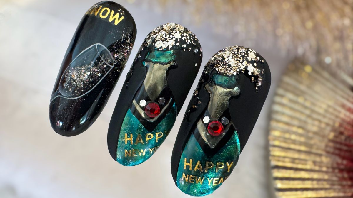 Csillogó szilveszteri körmök