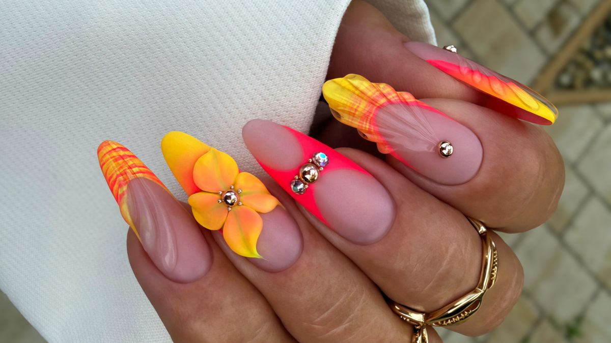 Neon beach ombre sárga és narancs színekben 3D virág díszítéssel és szórógyönggyel