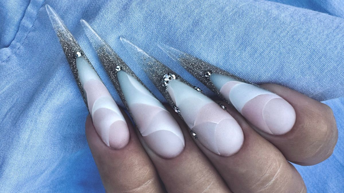 Extrém hosszú stiletto márvány díszítéssel