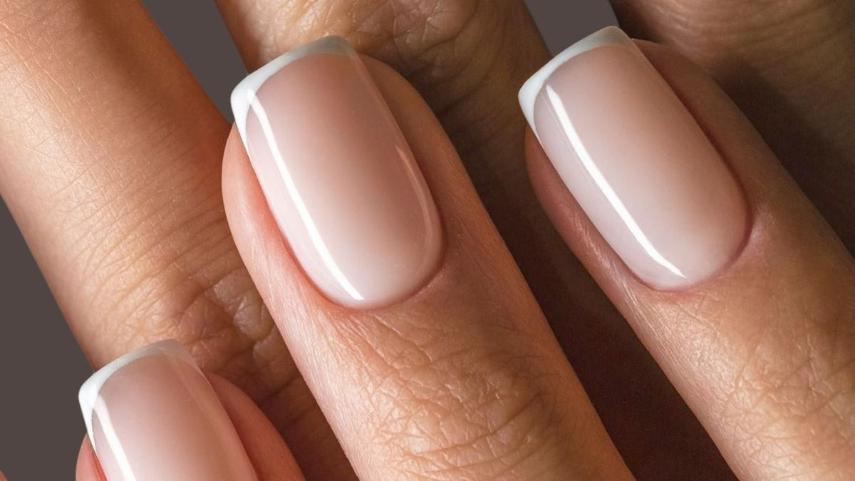 Mikro francia manikűr