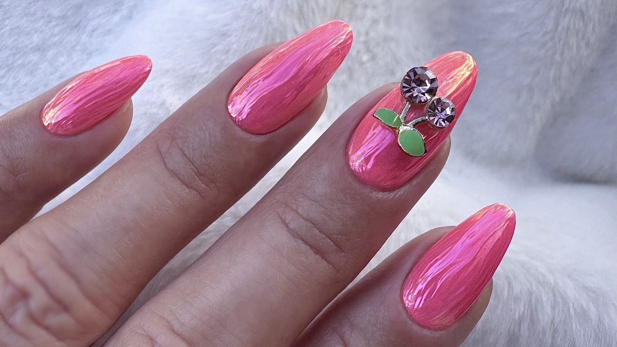 Chrome cseresznye strasszkővel