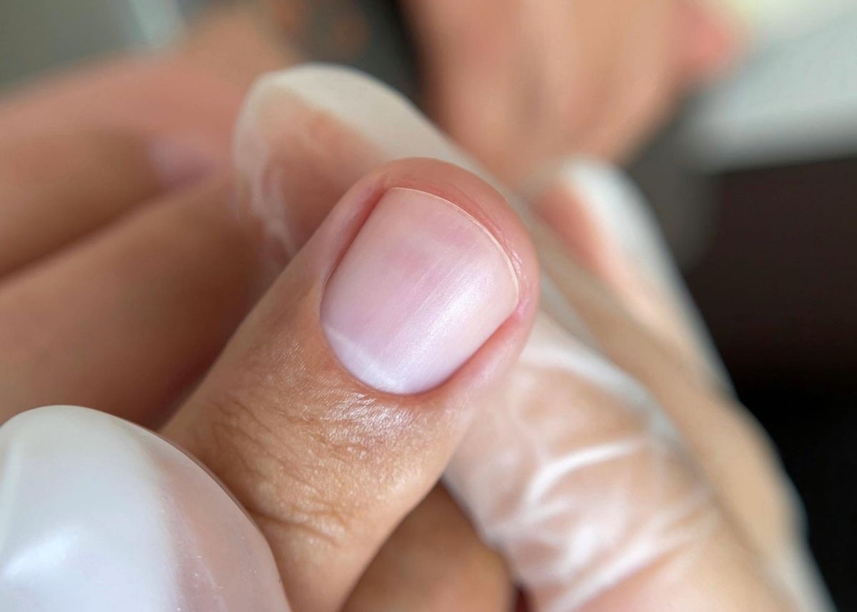 Köröm előkészítése orosz manikűrrel